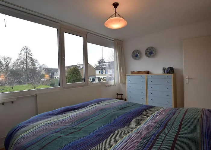 Terrace With Lush Garden Σπίτι διακοπών Voorburg