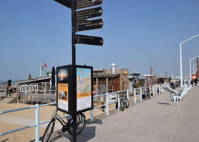 Terrace With Lush Garden Σπίτι διακοπών Voorburg